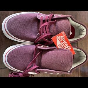 Pro Chukka Vans NWT wine Sz 9 men
